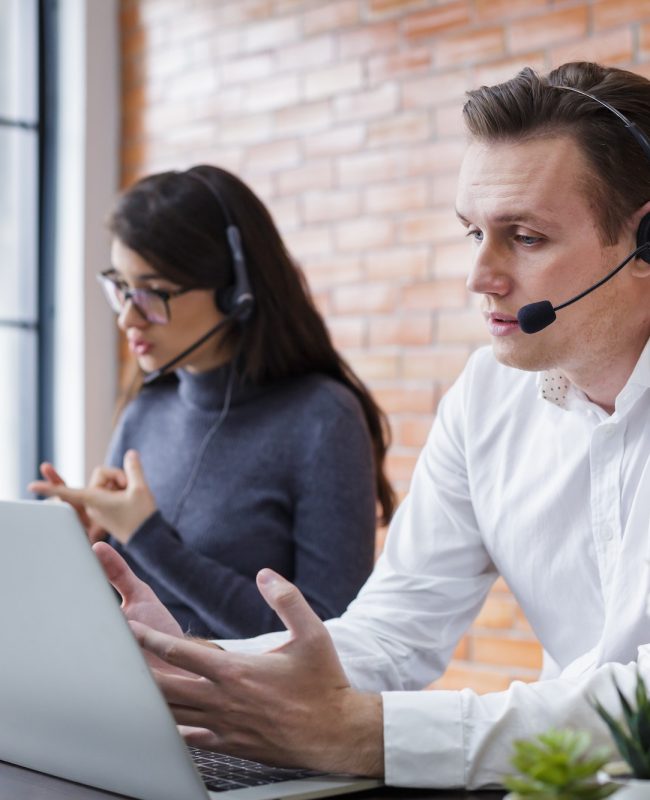 consultants-with-online-problems-support-operator-service-business-representative-concept-.jpg consultants-with-online-problems-support-operator-service-business-representative-concept-.jpg